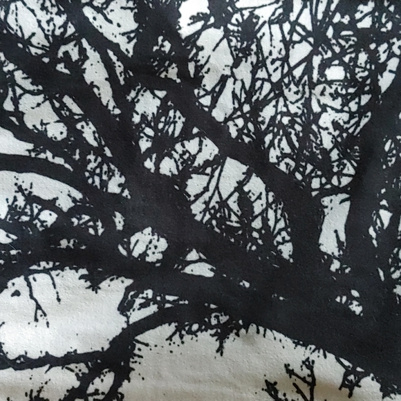 🖤 Tree Leggings 🖤 - Picture 2 of 2